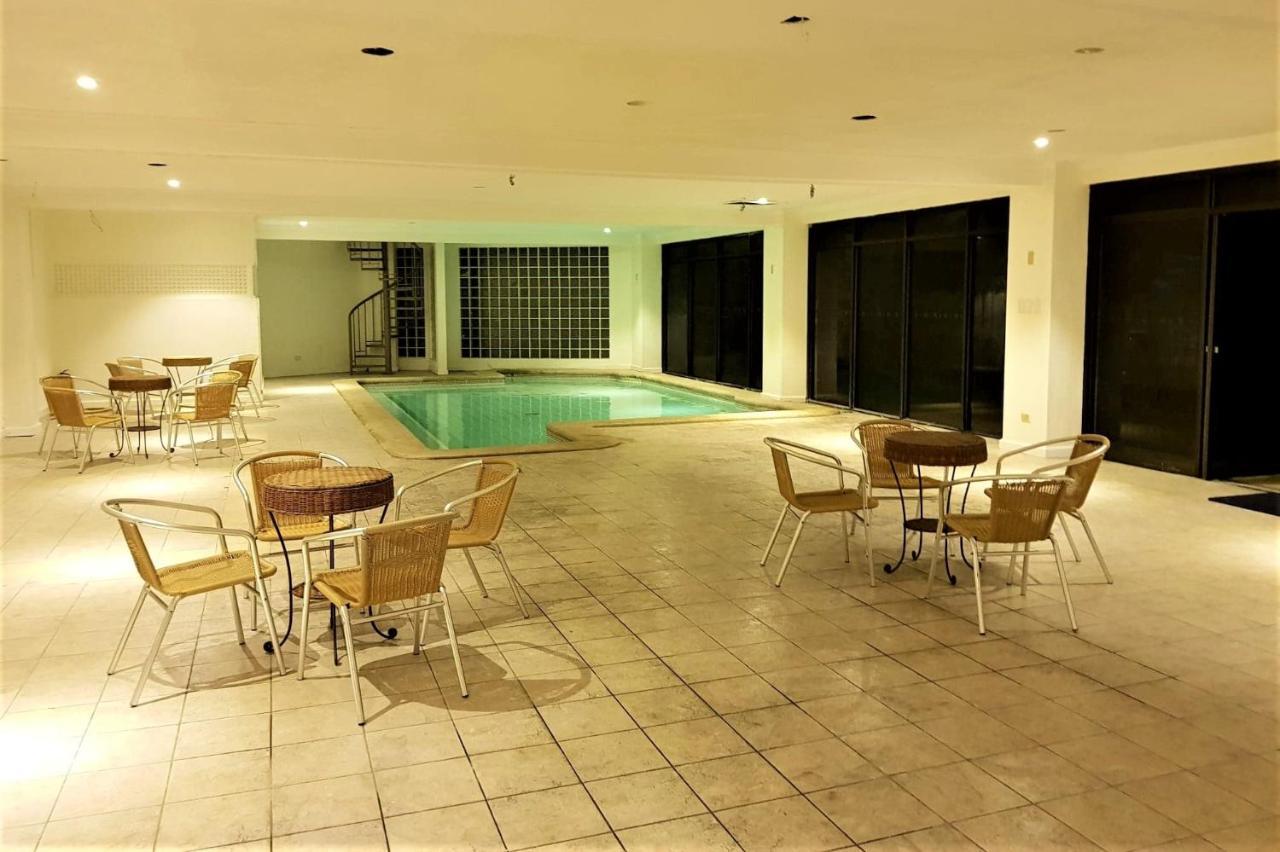 Chateau Bleu Resort Calamba  Eksteriør billede