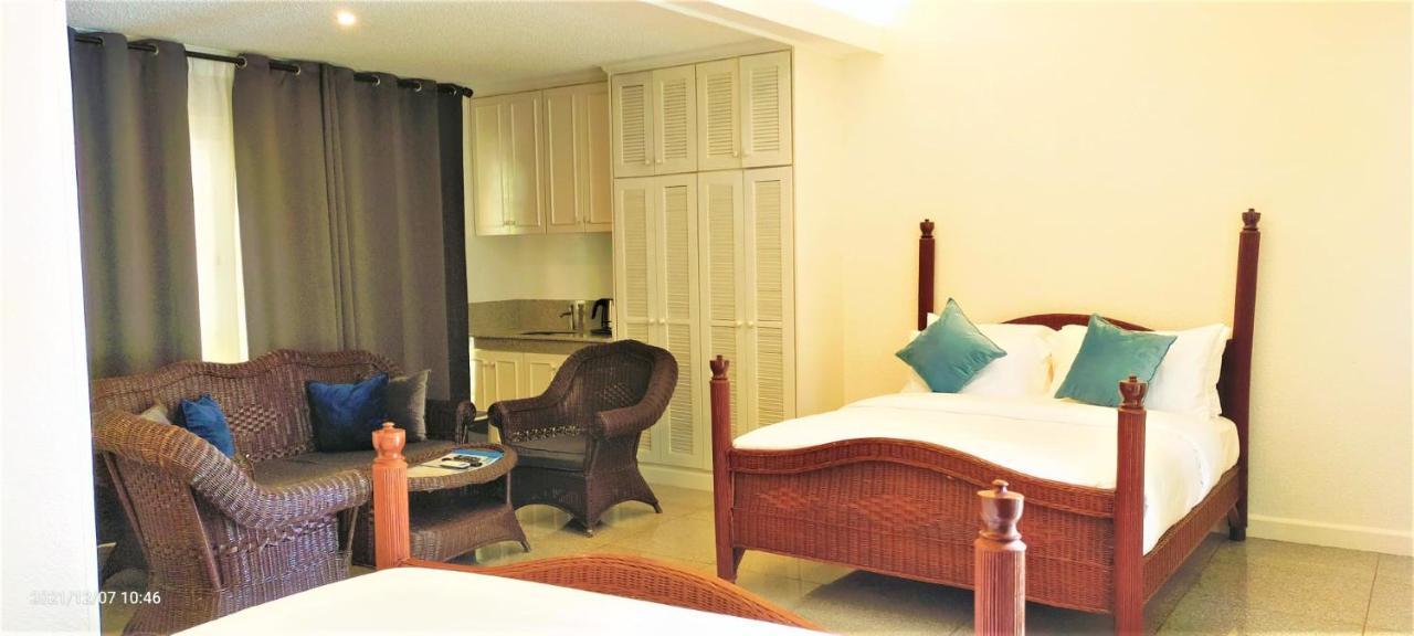Chateau Bleu Resort Calamba  Eksteriør billede